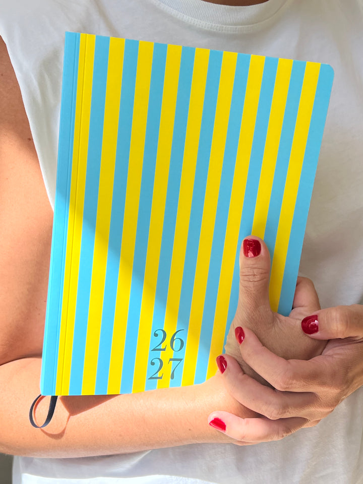 Agenda 26-27 semana vista (17 x 24 cm)- Modelo Stripes Blue & Lemon