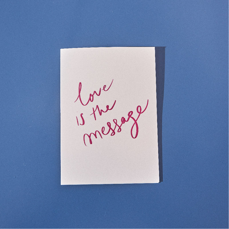 Tarjeta + Sobre Love is the message (Set 2uds)